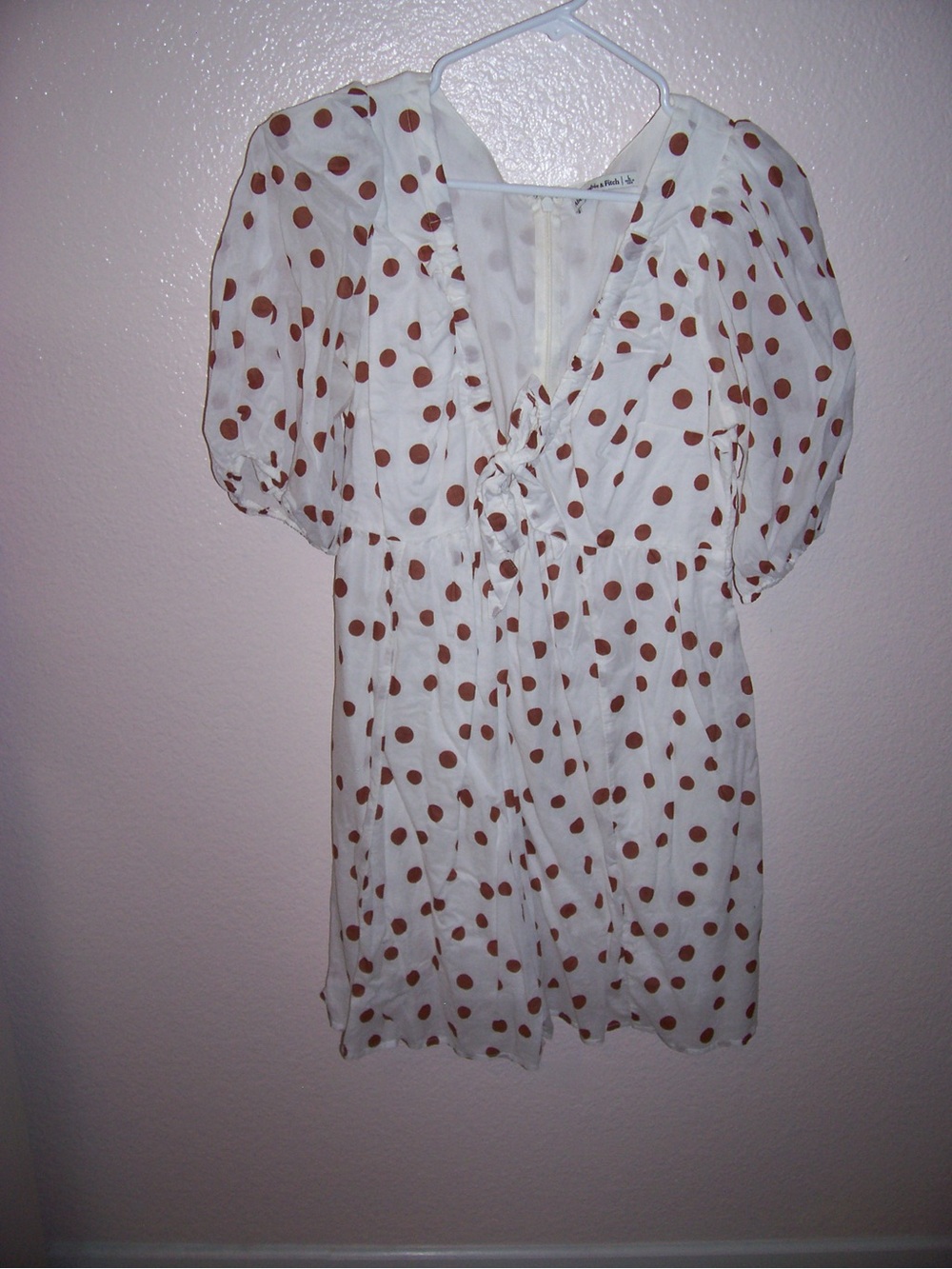 Abercrombie & Fitch Cream Polka Dot Tie-Front Puff Sleeve Blouse
